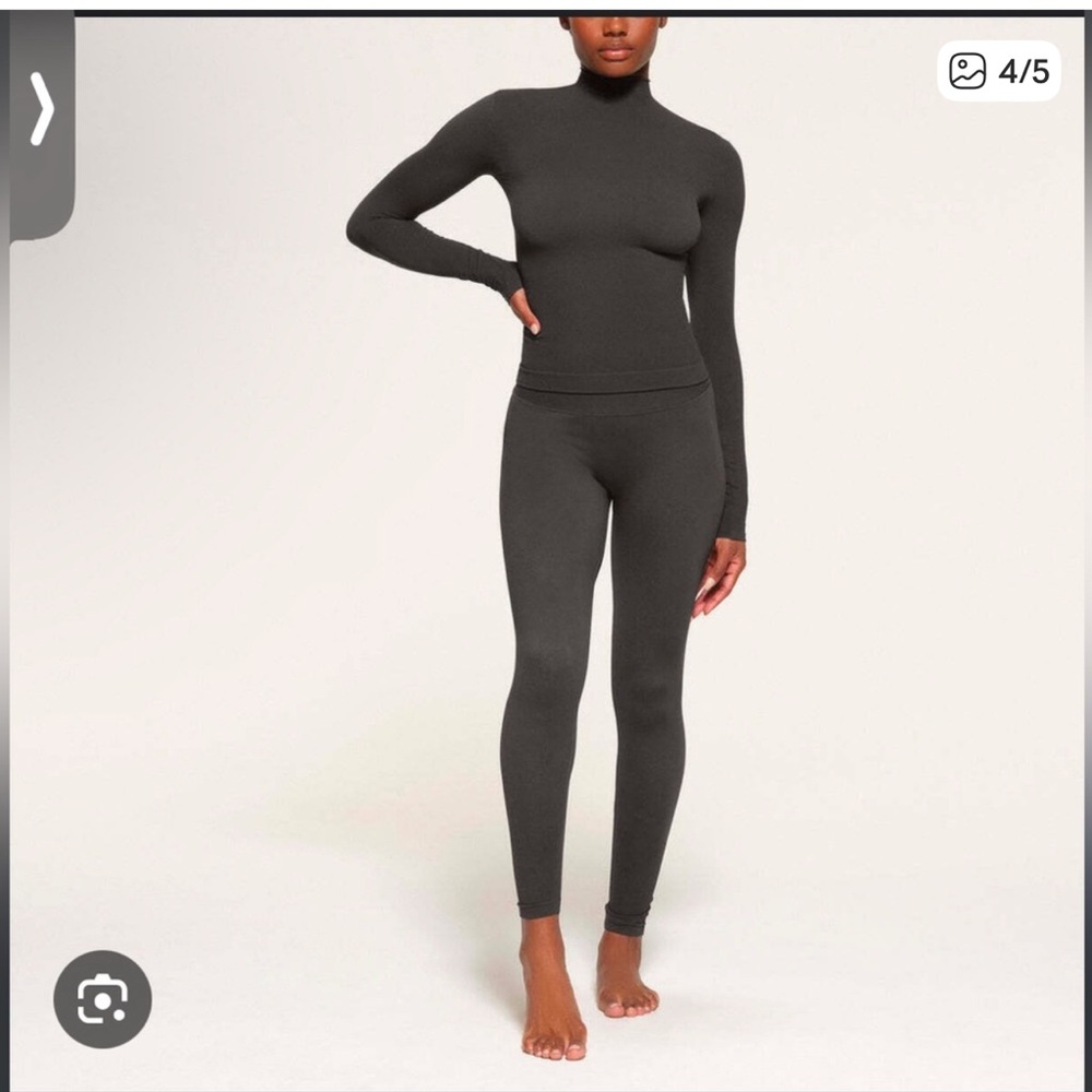 SKIMS contour lounge long sleeve